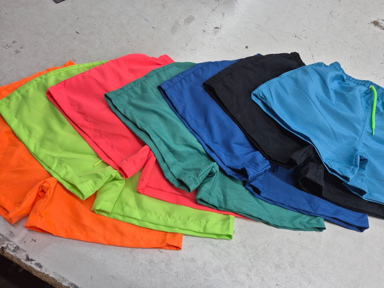 Short de baño niño- NORMAL LISO (NO mágico)